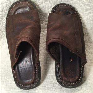 EARTH SHOE SANDALS SIZE 10